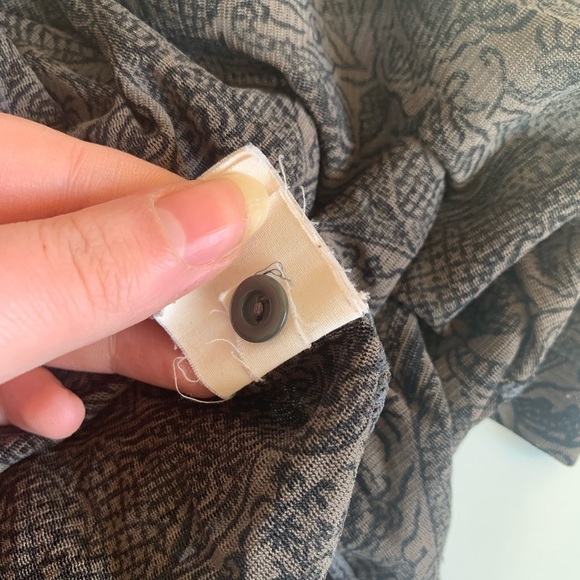 Sheer mesh paisley button up top/blouse in taupe - size medium - Picture 4 of 4